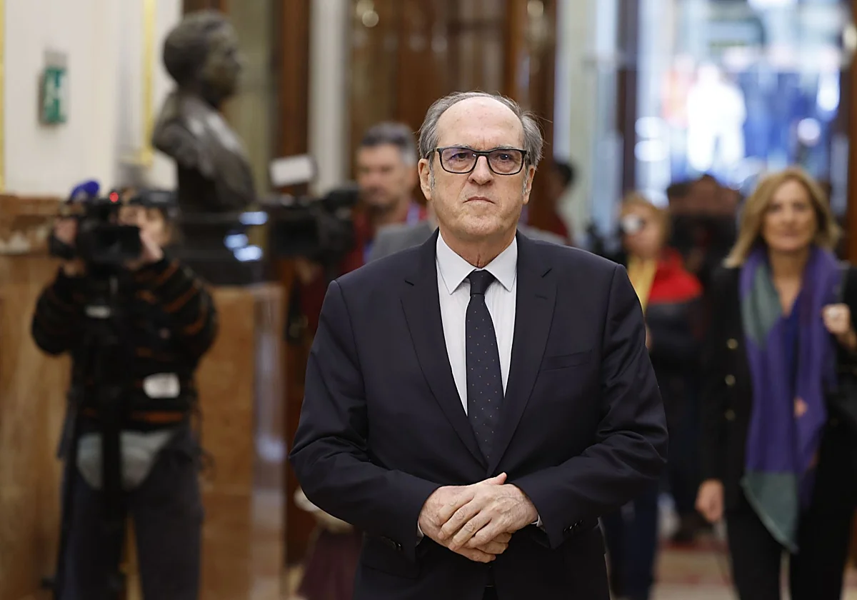 El Defensor del Pueblo actúa de oficio ante la situación de los inmigrantes en Ceuta