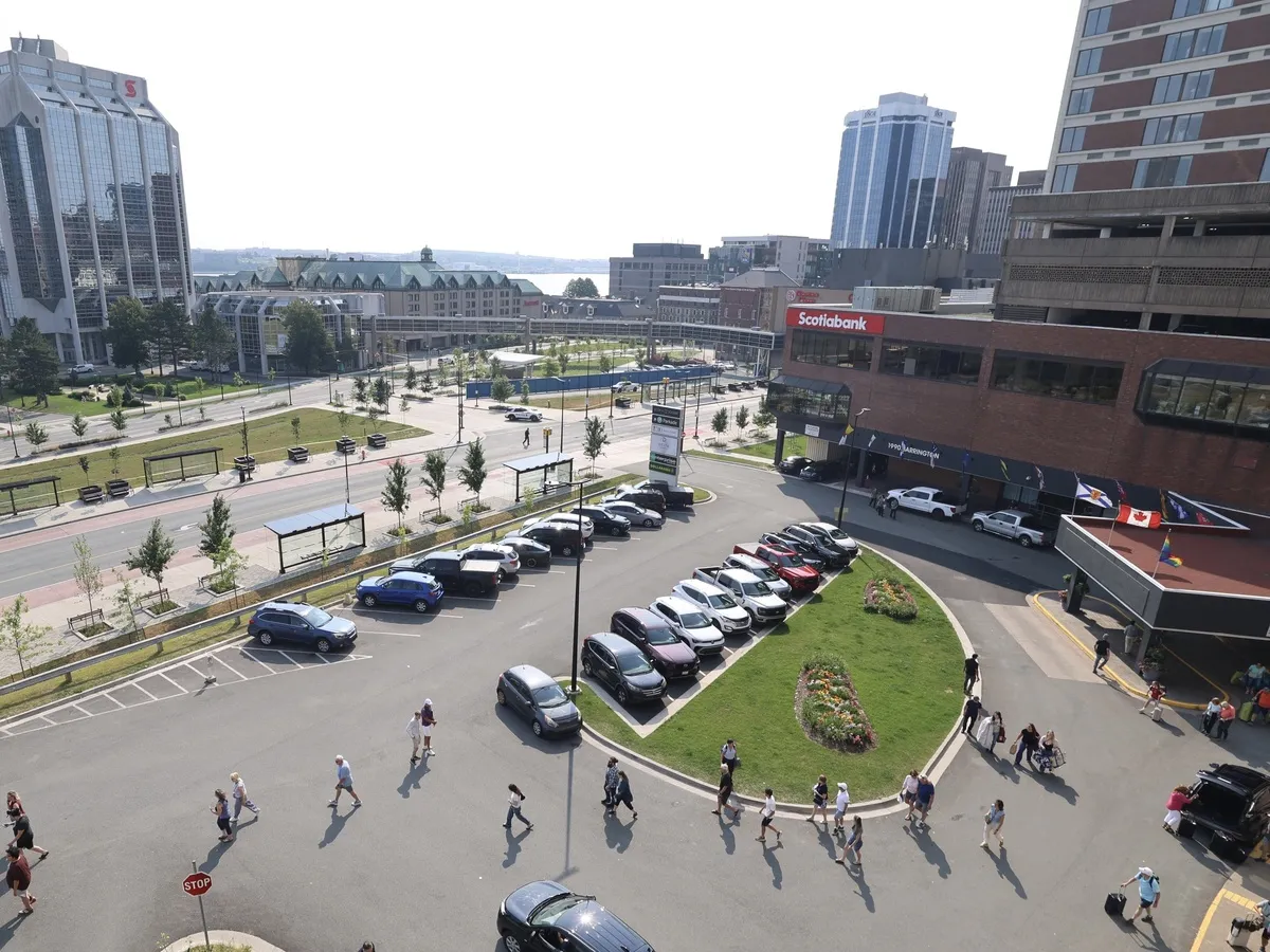تهمة شرطة هاليفاكس رجل بعد تهديد بالقنابل بالقنصلية الأمريكية