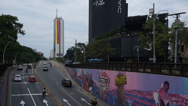 At least 47 dead and buildings collapsed after 7.4-magnitude earthquake shakes western Colombia – latest news