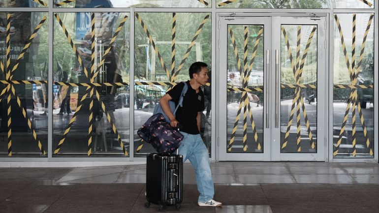 China prepares for the arrival of Typhoon Dolphin: cancelled flights, mass evacuations and red alerts on the east coast