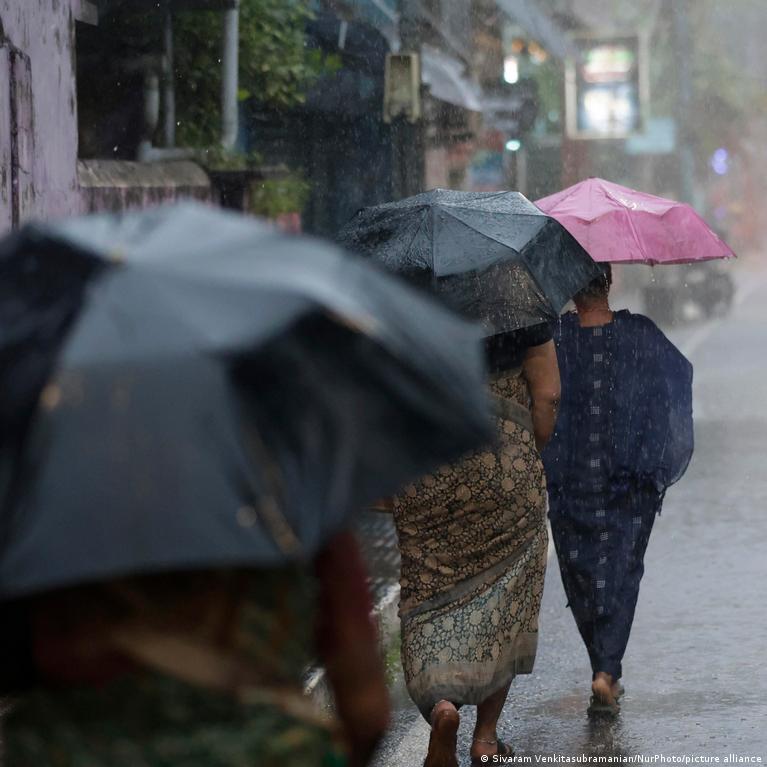 India monsoon floods, landslides kill more than 100 since July