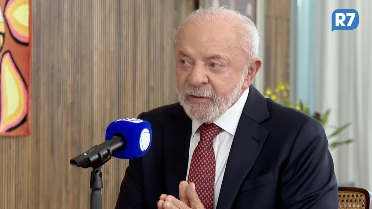 Lula dit que Lulinha doit expliquer l'action suspecte