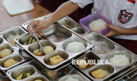 Para prevenir casos de intoxicación, MBG recibe etiqueta de que debe consumirse como máximo 4 horas después de que la comida esté cocinada.