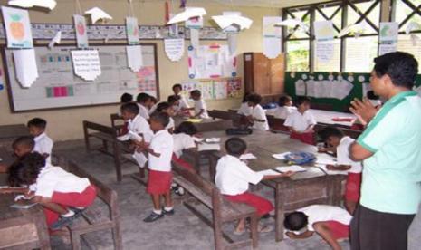 Urgence du programme d'amélioration des compétences des enseignants du primaire pour enseigner l'anglais