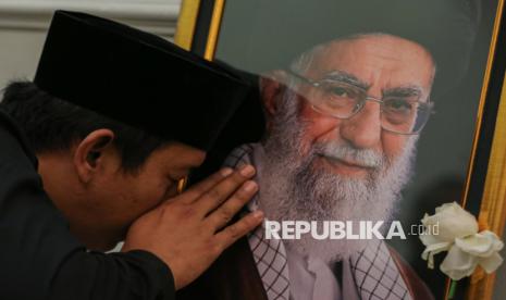 Remembering the Vast Influence of Ayatollah Martyr Sayyid Ali Khamenei