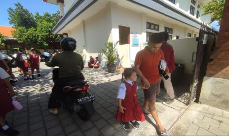 BKKBN Bali: Father's Movement to Take Children to School Aligns with Culture and Men's Role