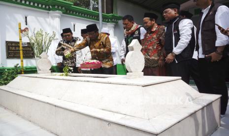 Congress in Tambakberas: Emulating the Service of Mbah Wahab Chasbullah