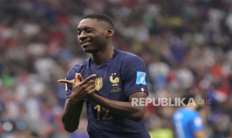 L'attaquant français, 27 ans, rejoint le club italien définitivement, renforçant leur attaque