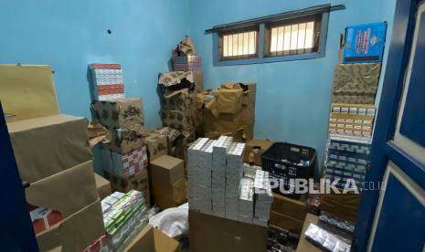 عملية الدخان 2026، بي تشوكاي وشرطة النظام العام تضبطان 553.100 سيجارة غير قانونية في بيكالونجان
