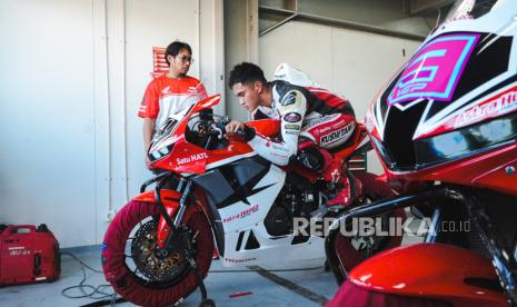ITDC Ajak Mario Aji dan Veda Ega Pratique libre par Pertamina Mandalika International Circuit