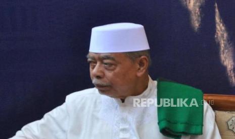 KH Hasanuddin Kriyani Officially Becomes Elder of Pondok Buntet Pesantren