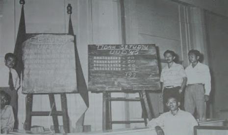 Constituent Assembly: Democracy Halted