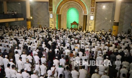 Health Benefits of Performing the Dawn Prayer in Congregation at the Mosque