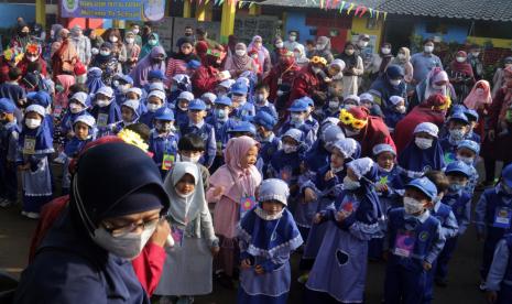 Wasiat Az-Zarnuji: Provisions for Seeking Knowledge at the Start of School