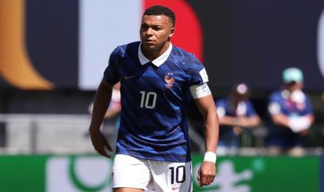 Mbappe Furious, Calls Paraguayan Senator a 'Despicable Woman'