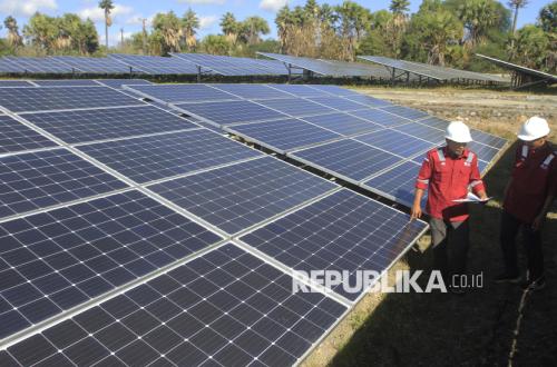 IESR révèle les obstacles à l'objectif de 100 GW de PLTS.