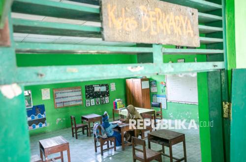 Quiet First Day of School, Portrait of Public Schools Lacking Students