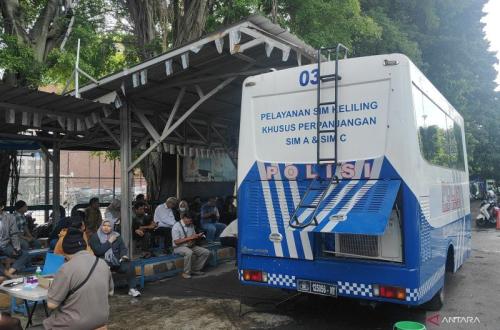 Mobile SIM services available at five locations in Jakarta on Thursday