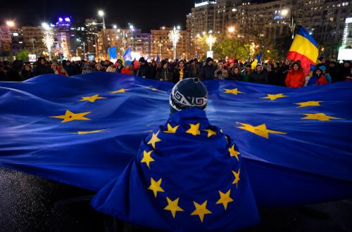 La Unión Europea sanciona a Rusia, pero los barcos europeos siguen transportando GNL de Moscú