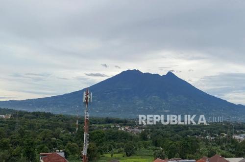 Indonesia's forestry ministry temporarily shut the national park after extinguishing a blaze covering about one hectare