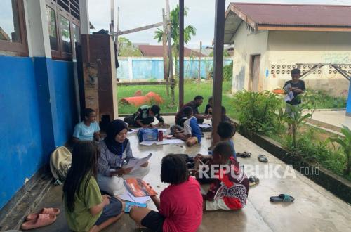 eYAA Young Volunteers, Batch 6, Strive to Address the Literacy Gap in Southwest Papua