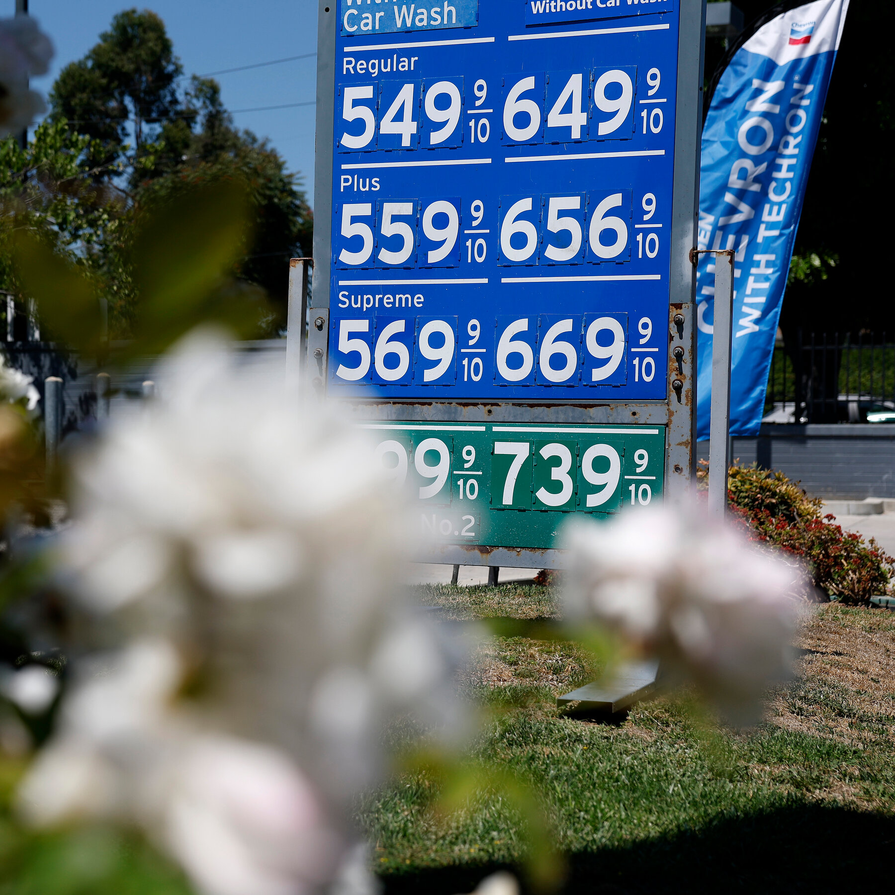 Oil prices back to pre-war levels on rising Middle East supply