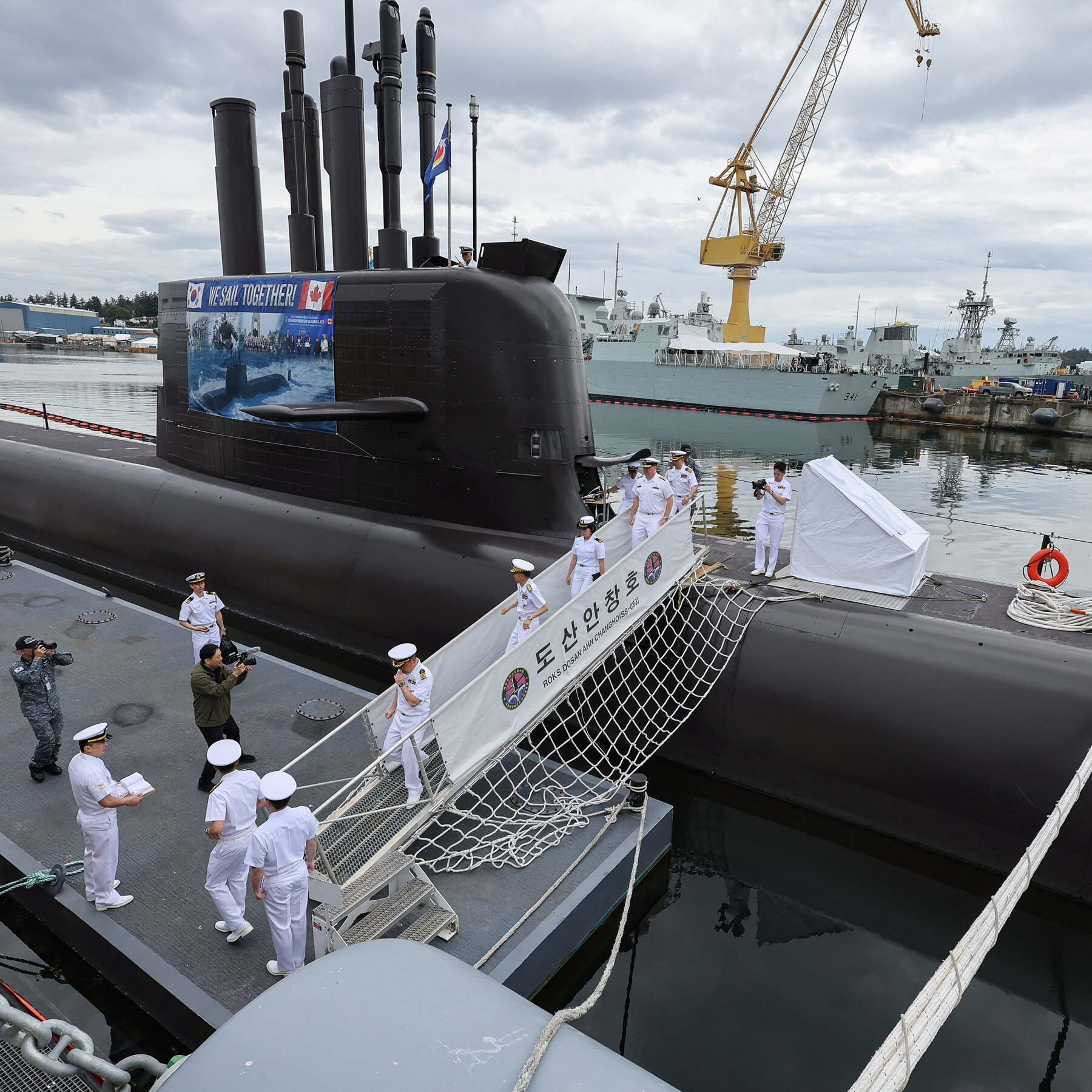 Canada awards Germany major submarine contract