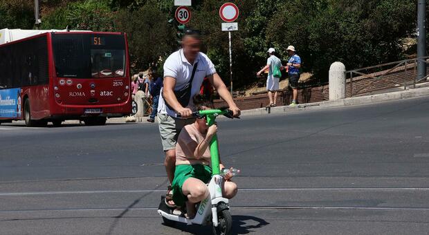 Take the insurance obligation for scooters, cost between 35 and 55 euro