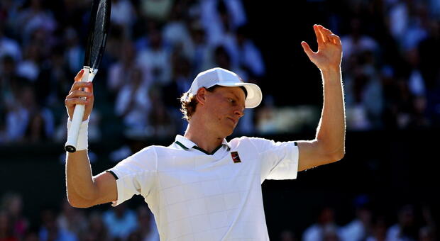 Wimbledon, Sinner is wrong and despairs: gesture 'unusual' by Jannik