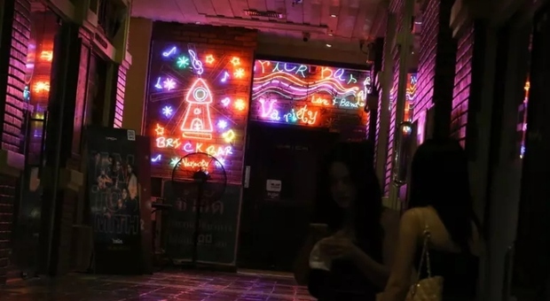 Thailand, at least 27 dead in a fire that devastated a pub in Bangkok