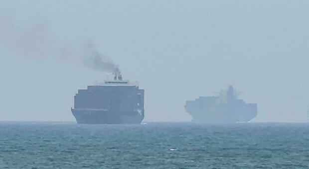 The U.S. launch new attacks Iran shoots against the traffic of ships in the Strait of Homuz