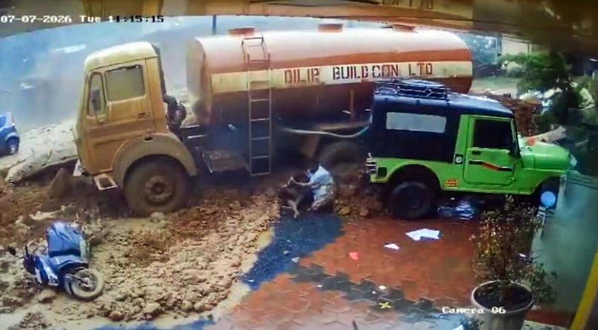 Dramatic CCTV footage captures Wayanad mudslide near tunnel project