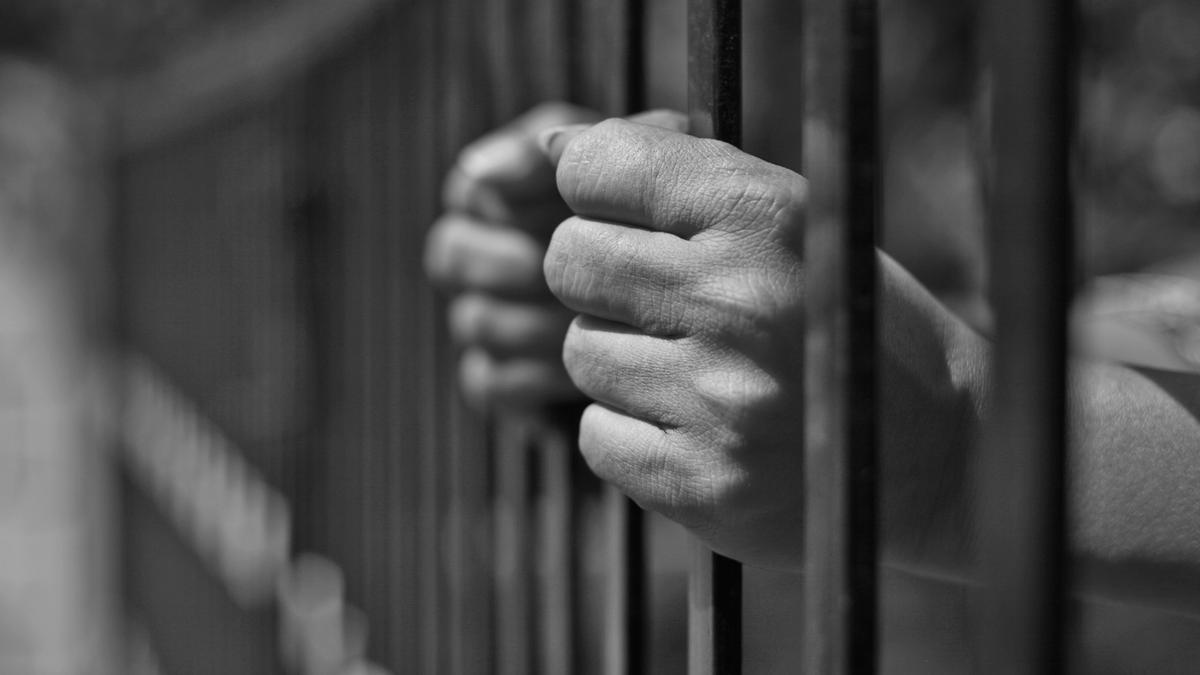 Sri Lanka prison riot kills 25, wounds more than 100