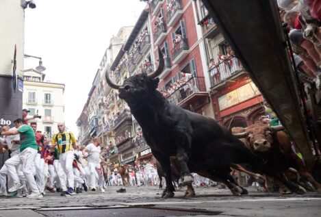 Nine wounded runners in the sixth confinement of San Fermin, one by one cornada in the elbow