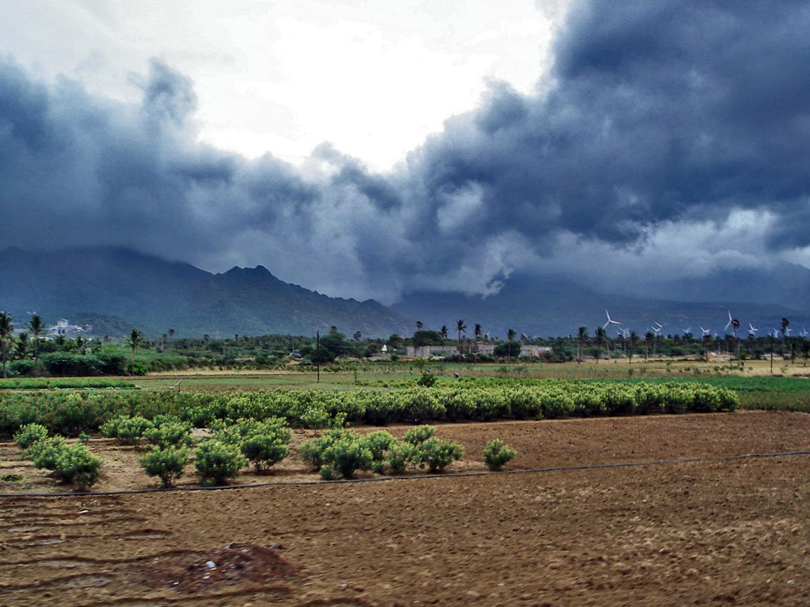Monsoon disrupts lives across India; Mumbai air traffic hit, Himachal, Kerala, Odisha on alert Updates on July 5
