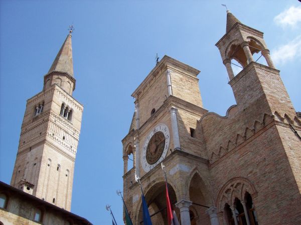 Fear in Vivaro Pordenone, lightning falls during training: ten soldiers involved