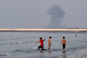 Iran attacks two oil tankers traveling through Strait of Hormuz after Trump unleashes third wave of punishing strikes