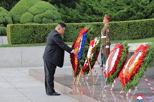 N. Korean leader pays tribute to Soviet soldiers amid deepening Russia ties