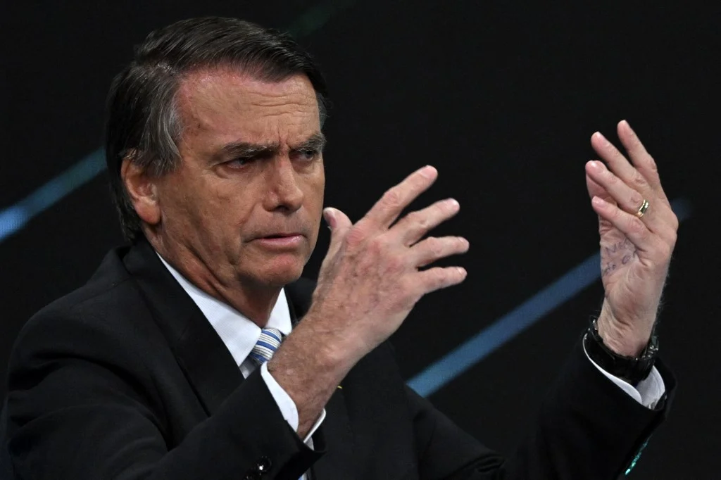 Moraes finds electoral propaganda in video of Flavio with letter from Jair