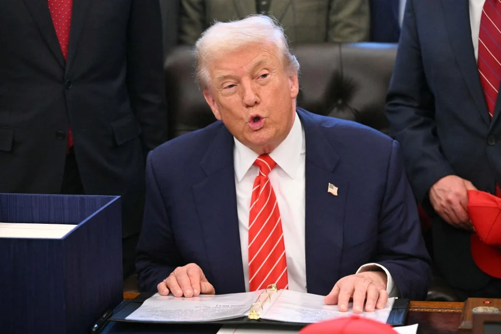 Trump says Iran wants to negotiate peace, but reinforces: "Cease fire is over"