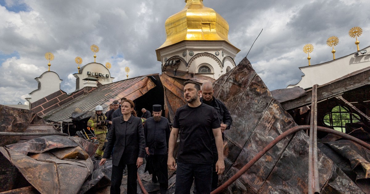 The war with Russia: Ukraine's Prime Minister resigned and Zelenski announces more government changes