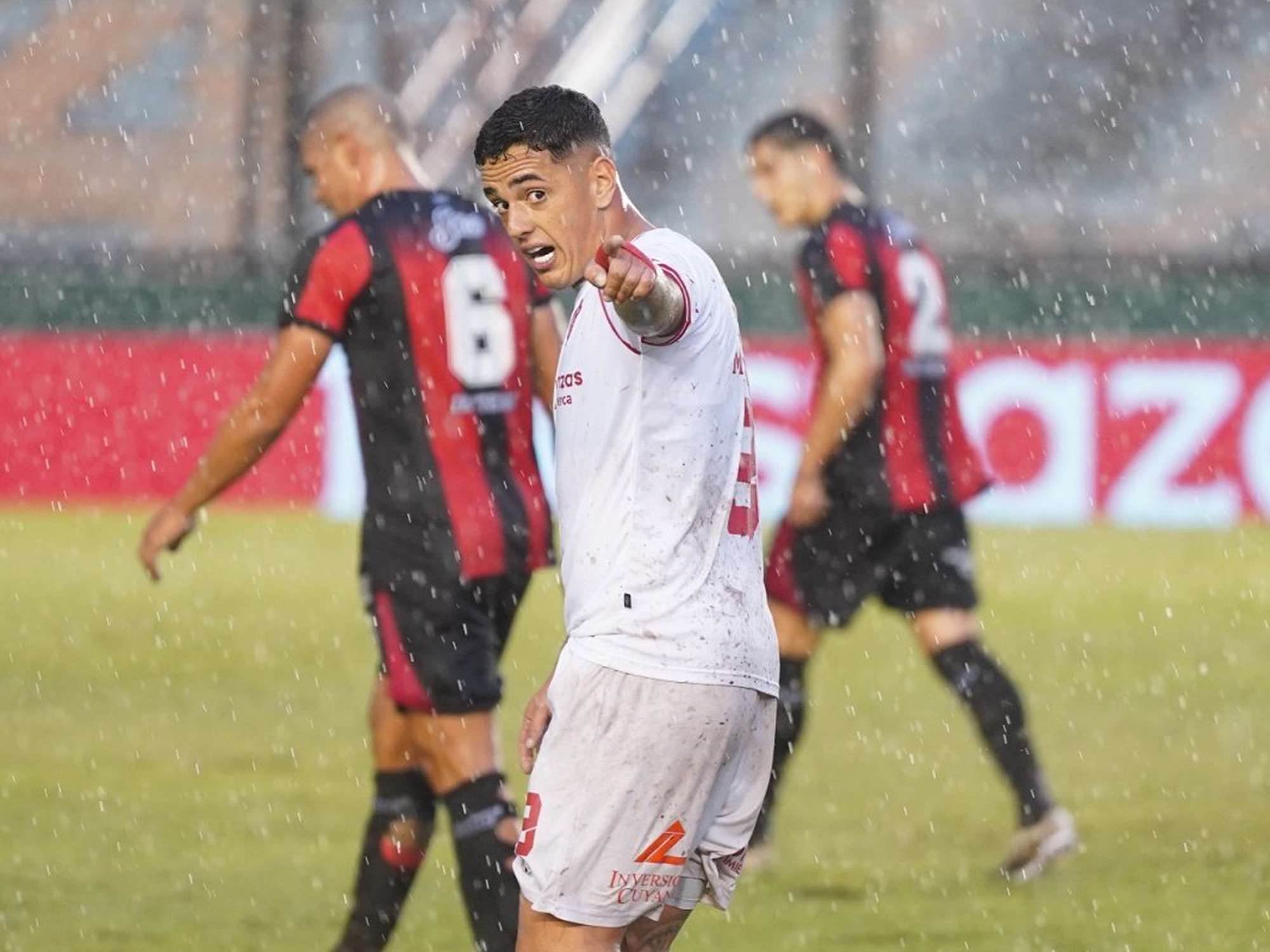 El delantero, autor del gol del triunfo ante River, fue apartado del plantel y el club se puso a disposición de la justicia