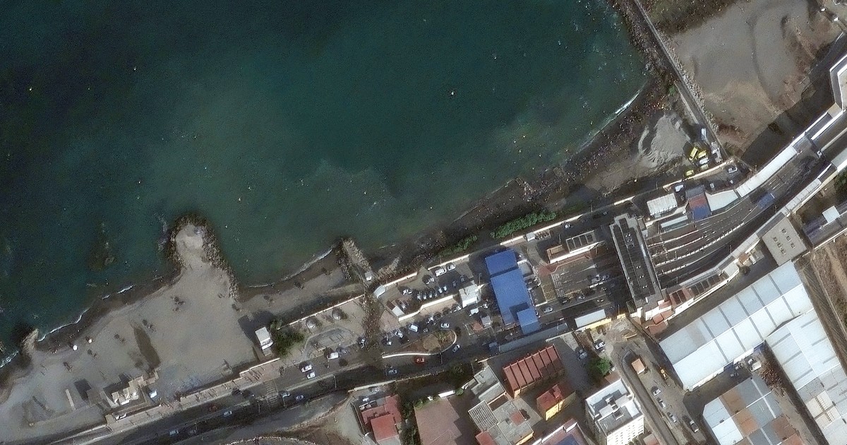 The impressive satellite photos of the massive influx of Moroccan immigrants to Ceuta