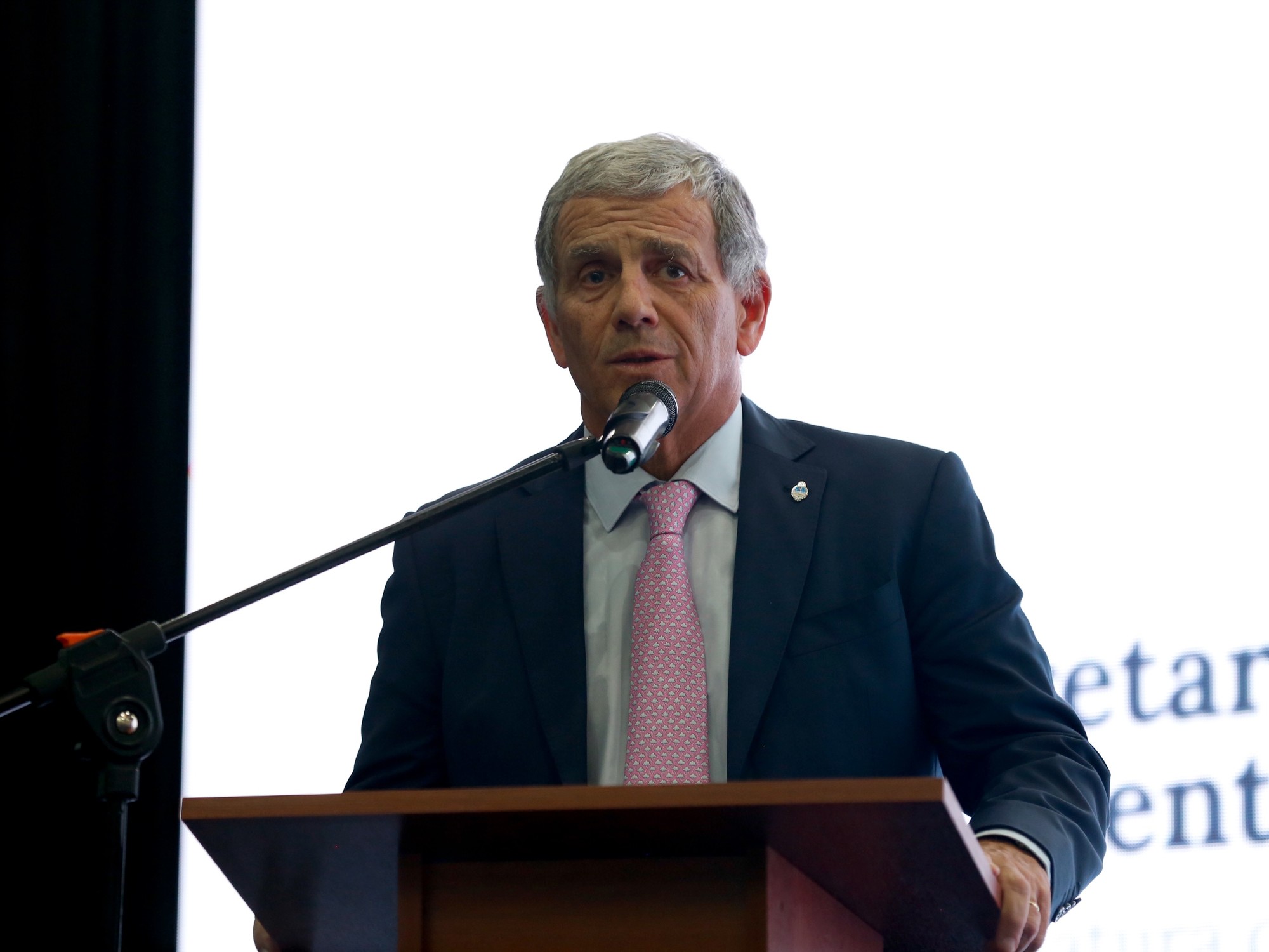 Dans une lettre à Javier Milei, le fonctionnaire sortant a critiqué le manque de soutien politique et les résistances internes