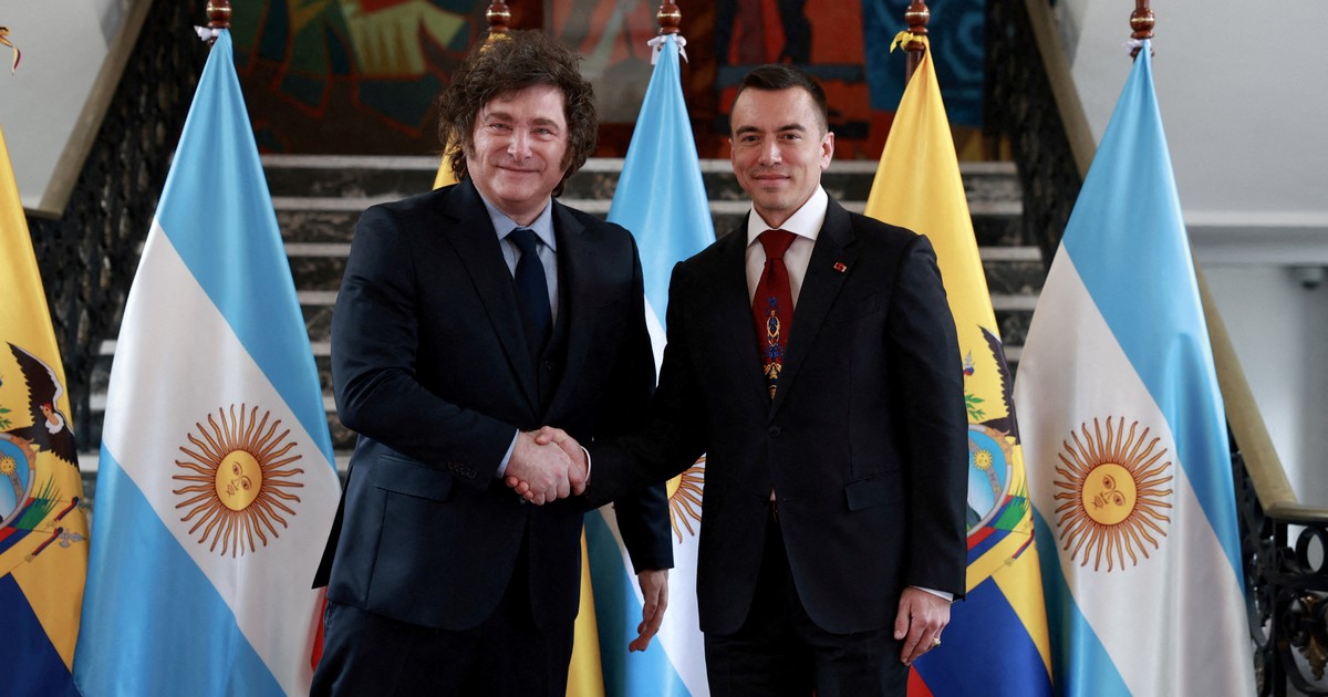 Le président argentin a été reçu par son homologue équatorien, Daniel Noboa, et l'information s'est limitée à des communiqués officiels