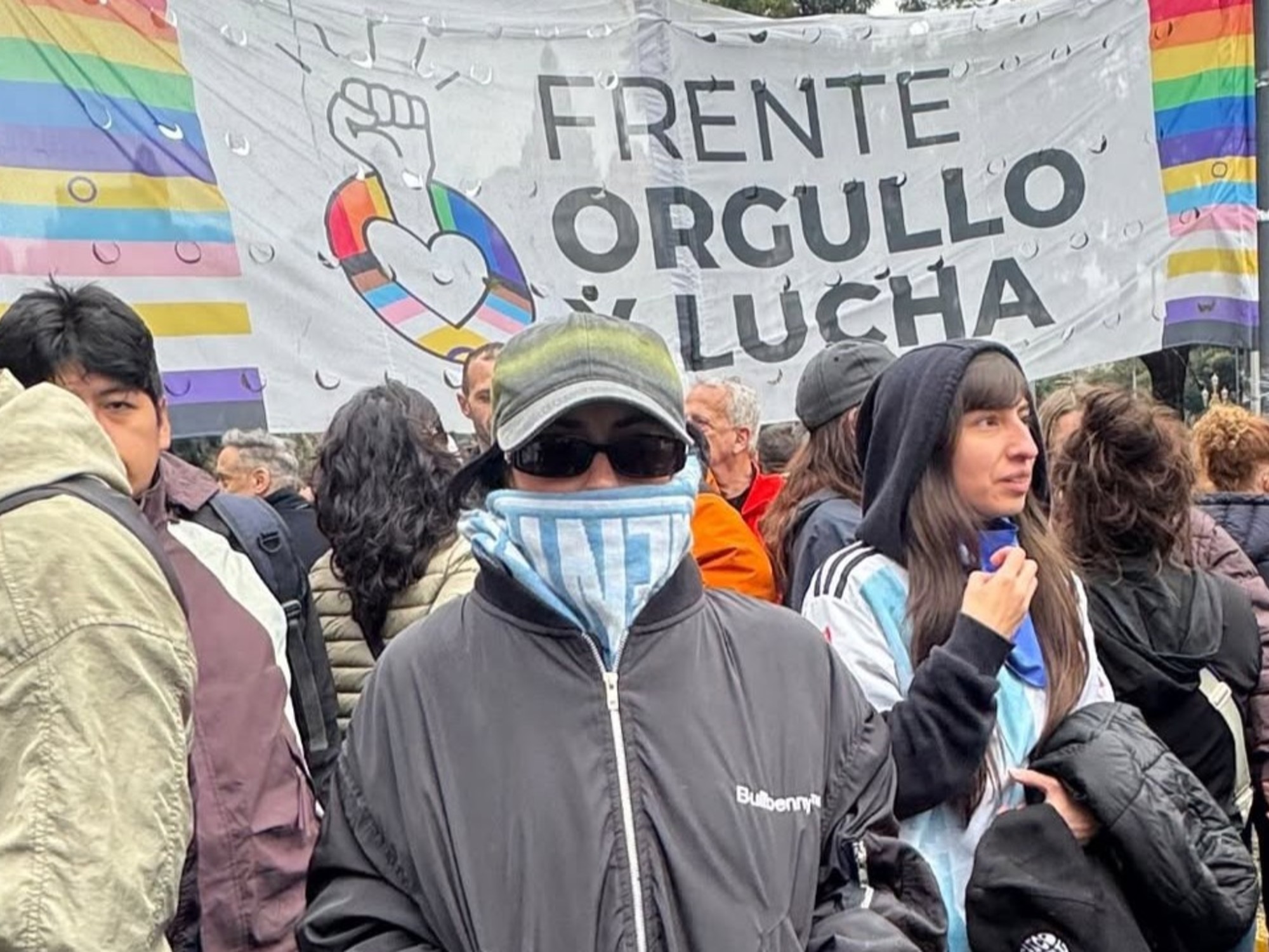 March against the private property law: incidents between police and protesters outside the Congress