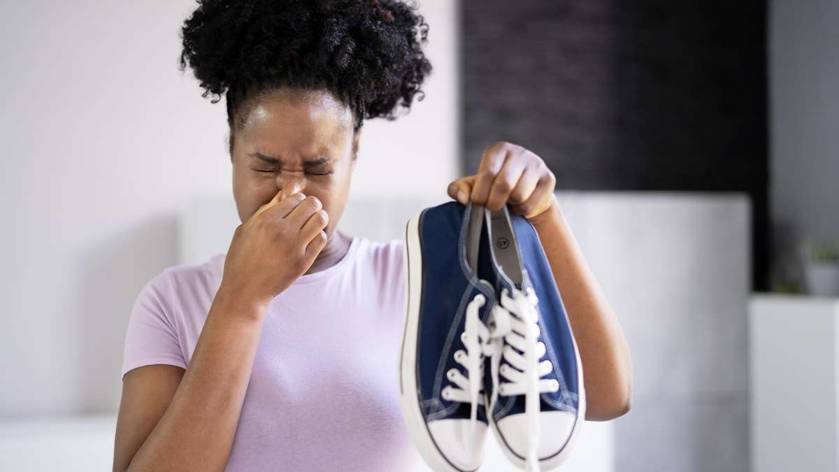 Home remedies for foot sweats in shoes: Easily eliminate bad smells in summer