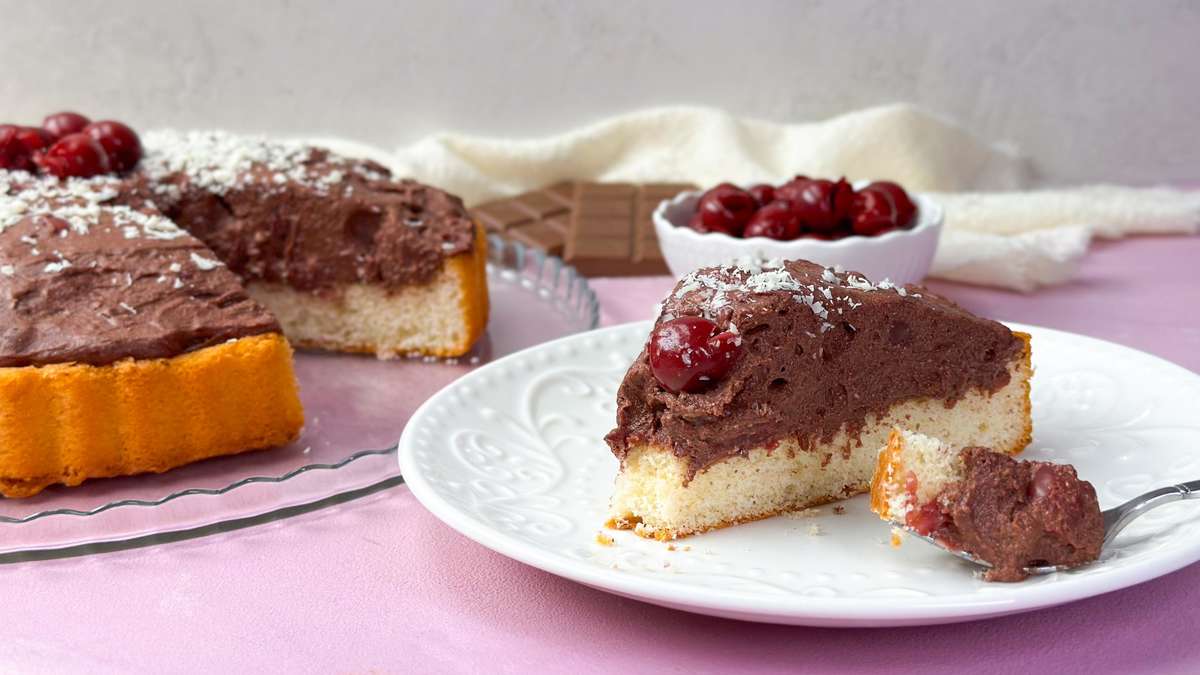 Just shake instead of baking: This fruity cherry cake succeeds lightning fast airy easily