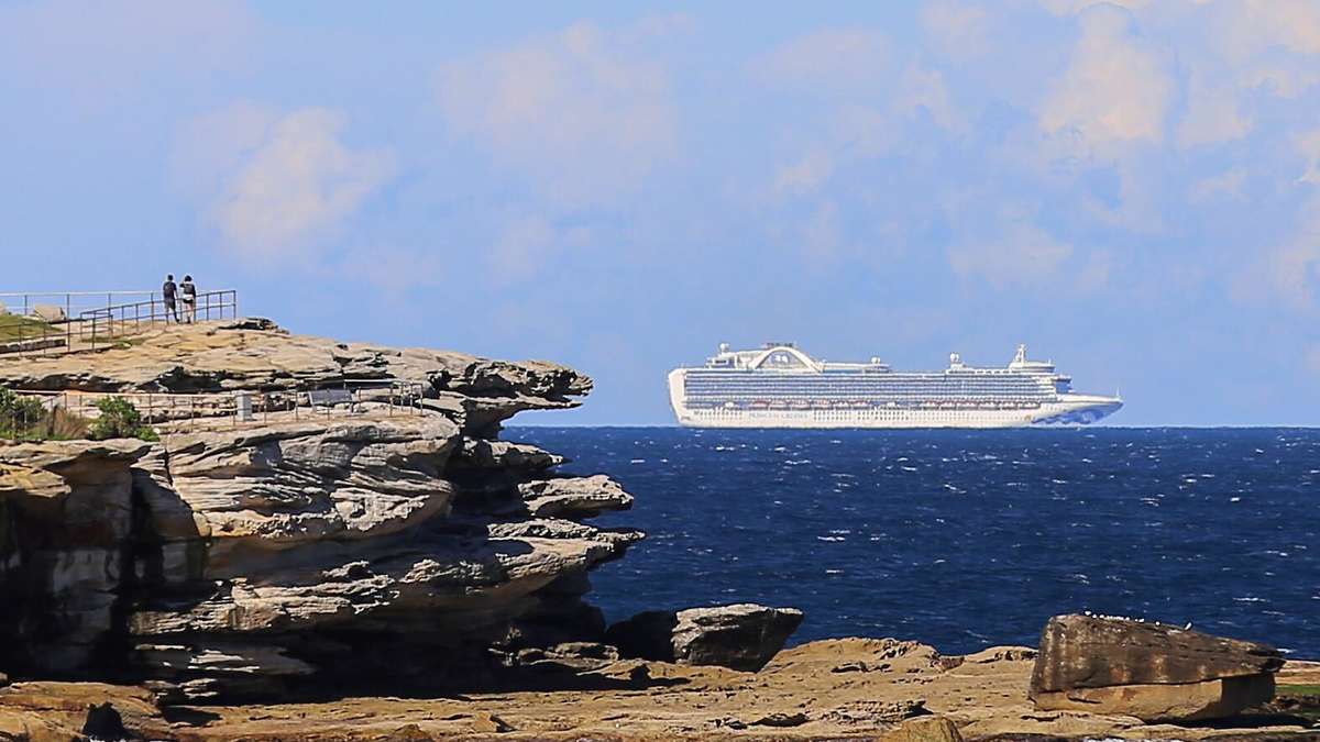 Norovirus outbreak on cruise ship – over 100 passengers show symptoms