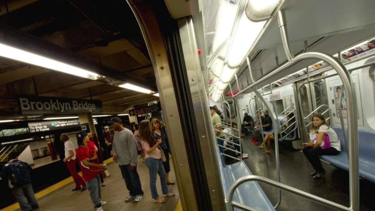 35 grados en la plataforma: Nueva York quiere convertir el calor del metro en energía de calefacción